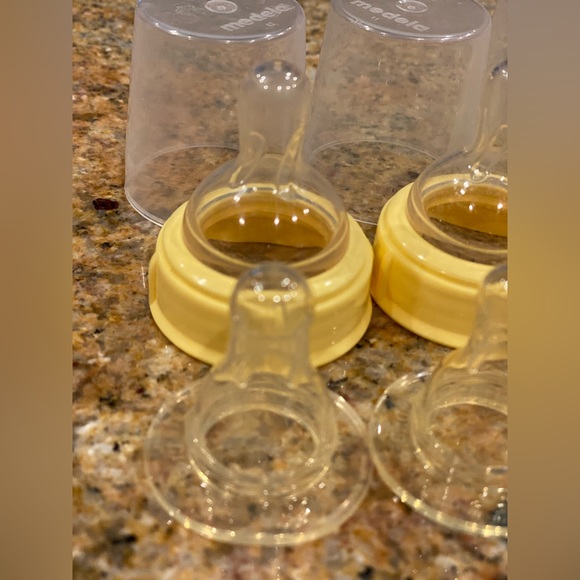 32 piece lot - Medela bottles, covers and nipples bundle set 🍼 - Picture 5 of 9